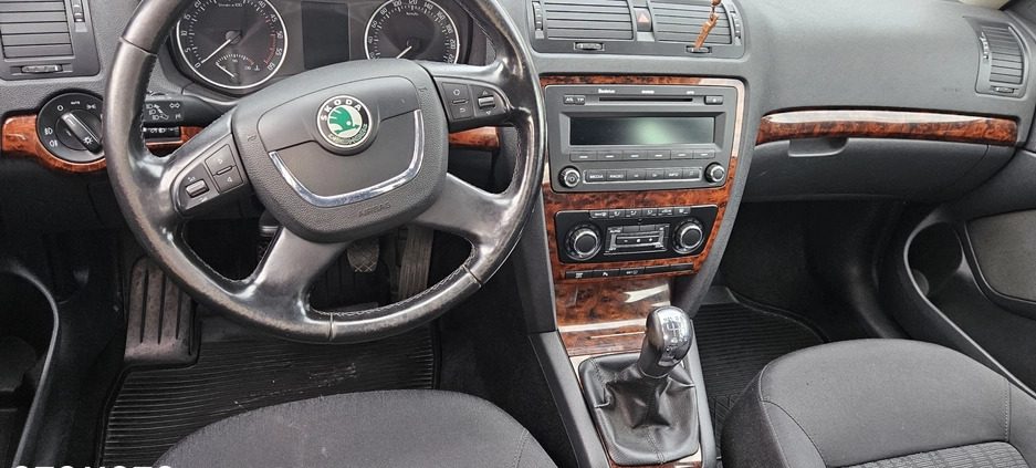 Skoda Octavia cena 26900 przebieg: 230000, rok produkcji 2010 z Wadowice małe 79